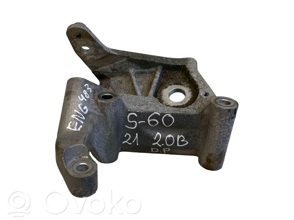 Volvo S60 Engine mounting bracket 