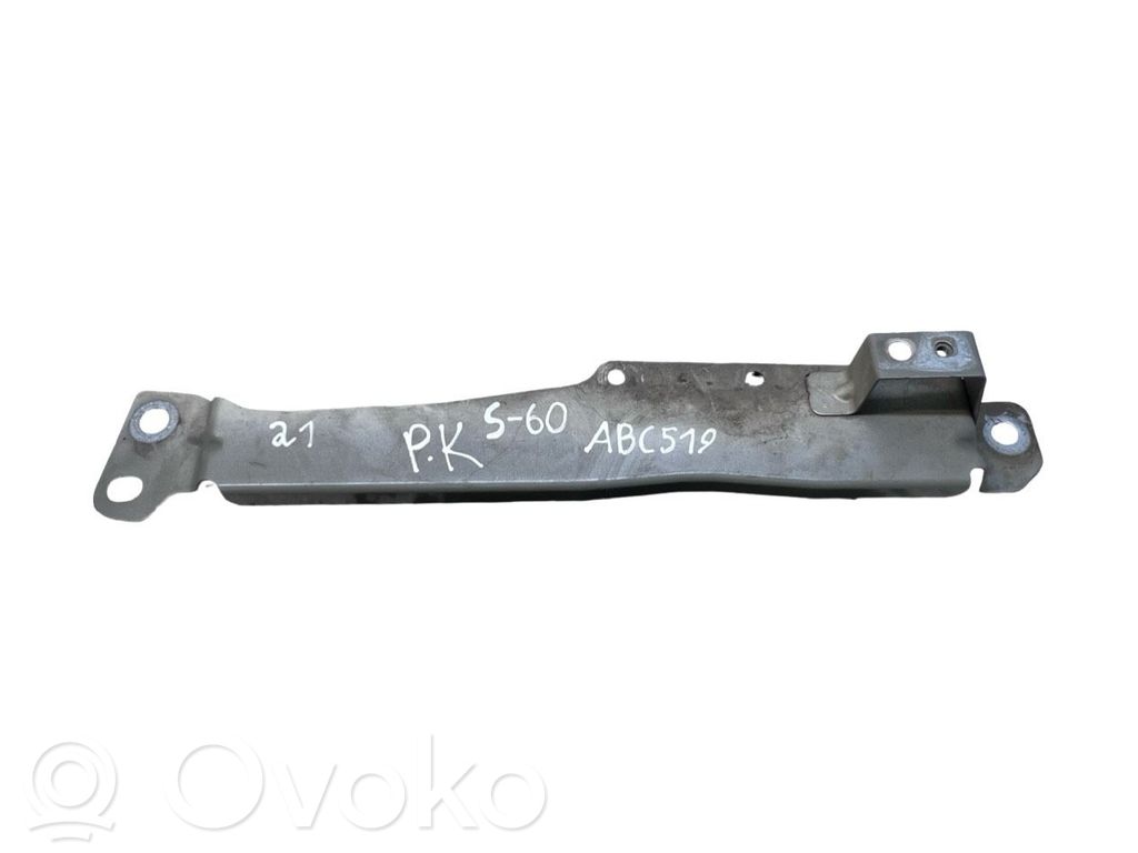 Volvo S60 Uchwyt / Mocowanie błotnika przedniego 