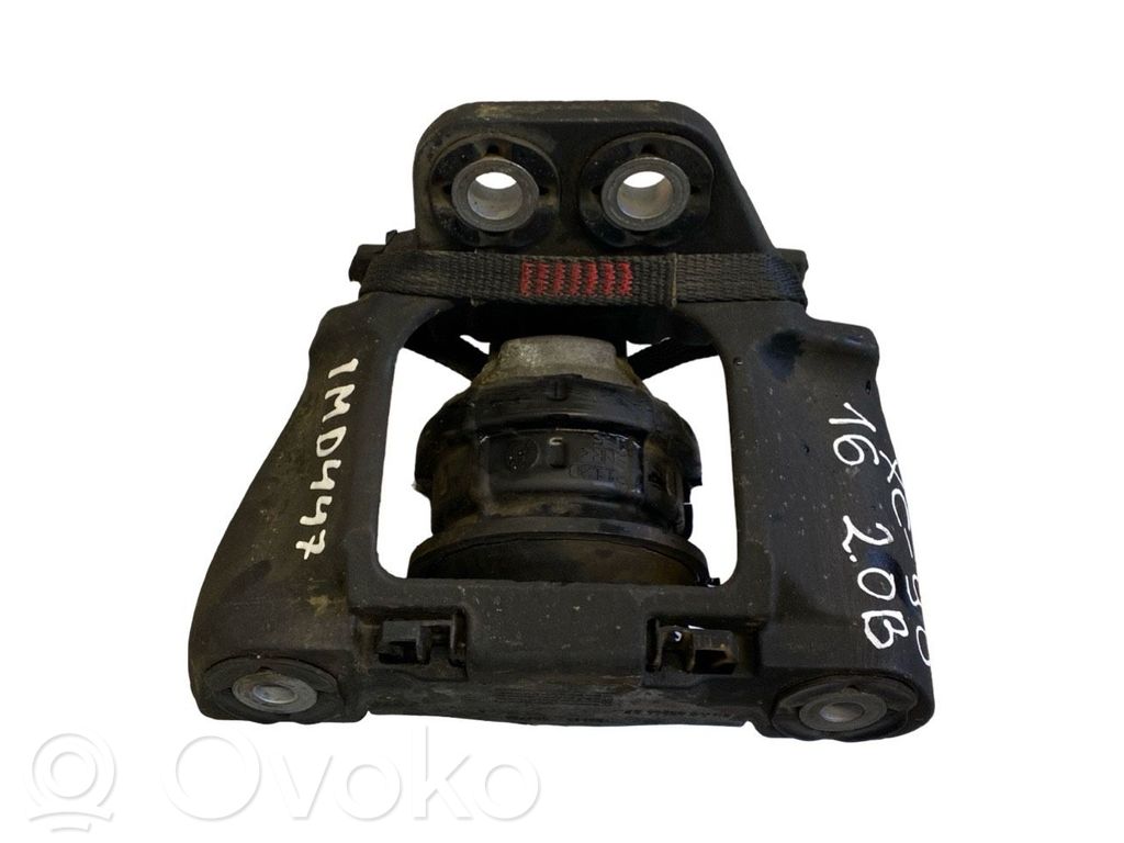 Volvo XC90 Engine mount bracket 
