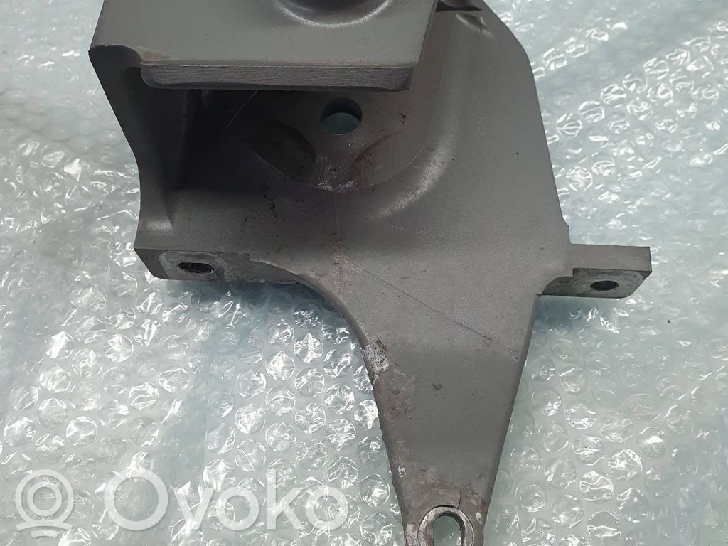 Tesla Model S Engine mounting bracket 