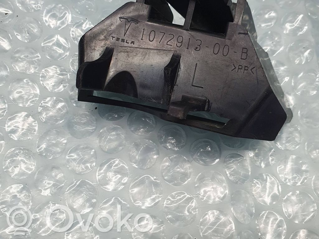 Tesla Model S Fog light bracket 