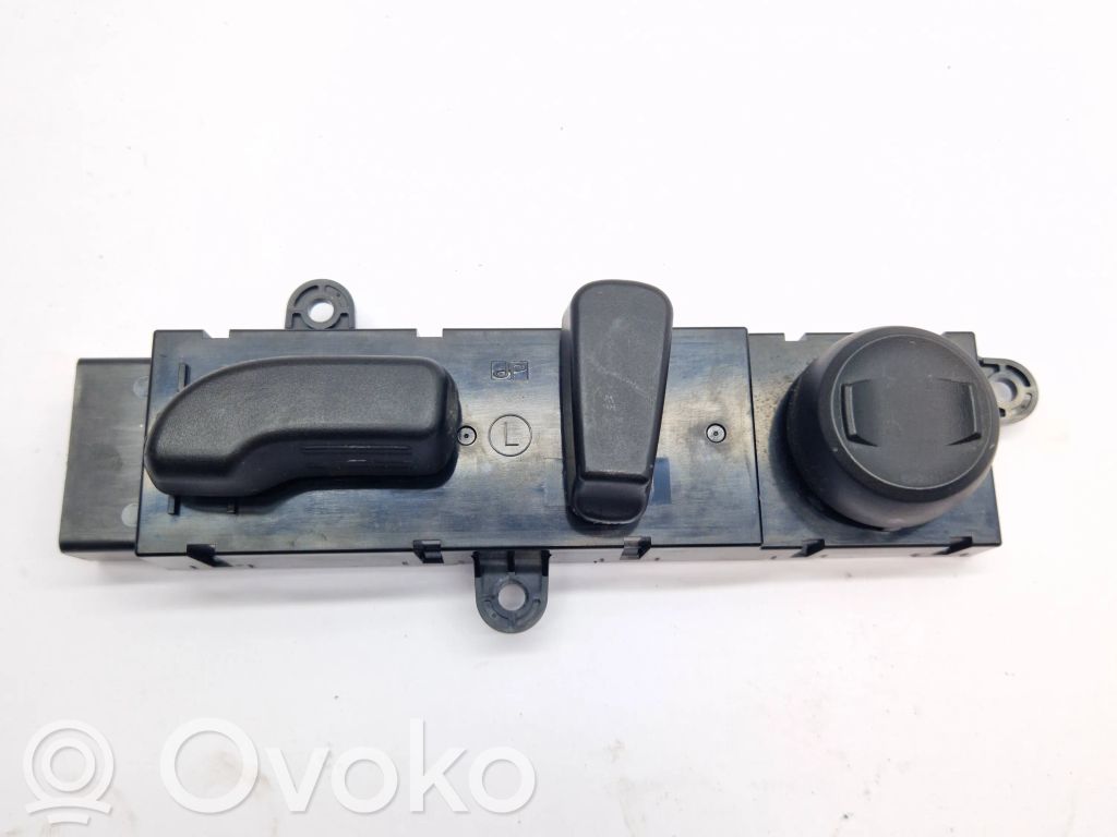 Subaru Outback (BT) Seat control switch 