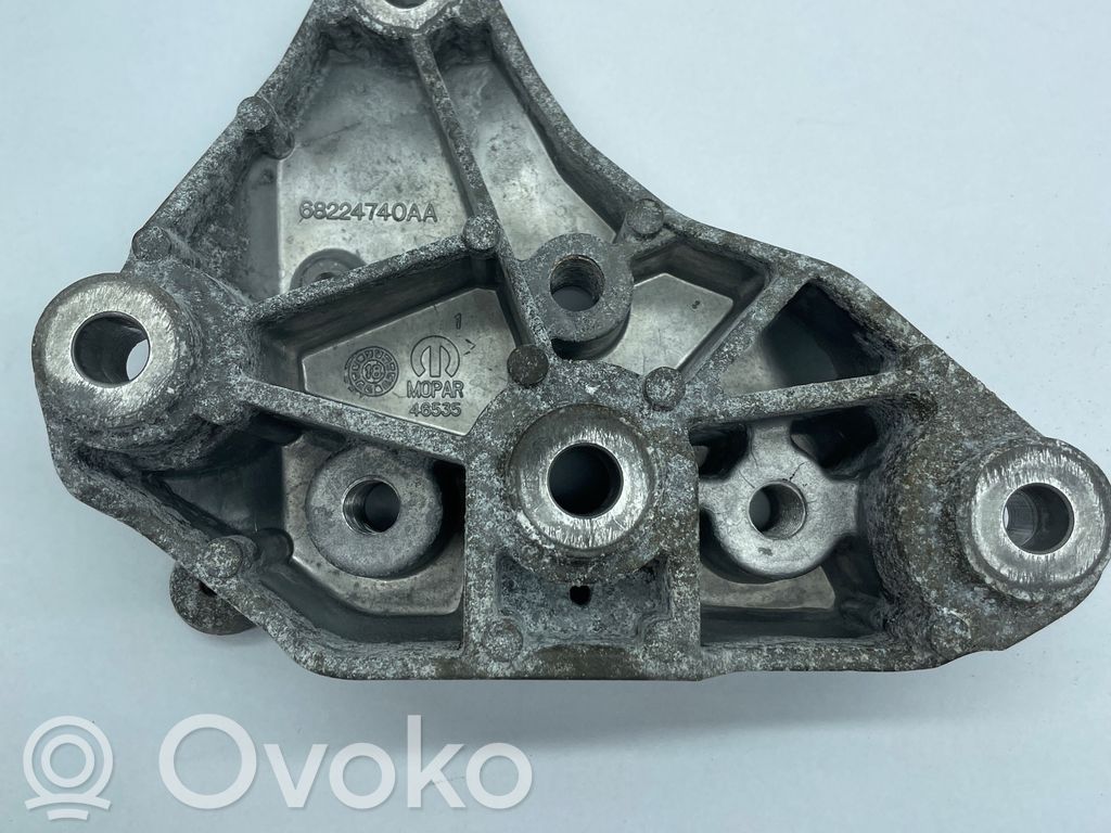 Chrysler Pacifica Gearbox mounting bracket 