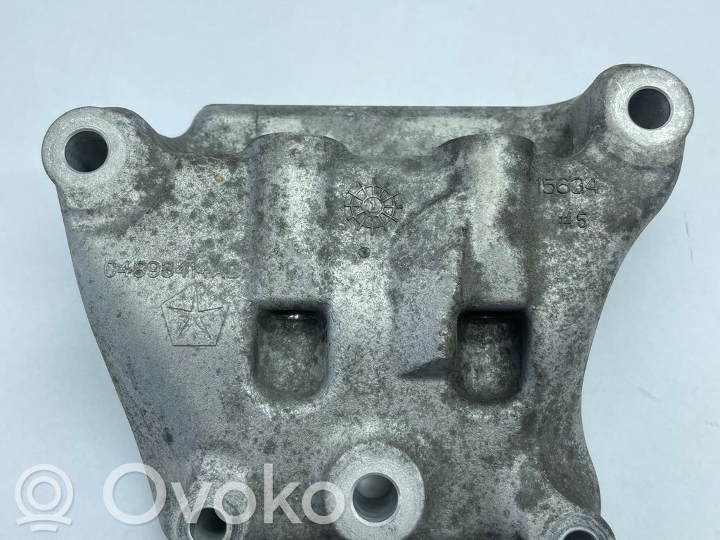 Chrysler Pacifica Engine mounting bracket 