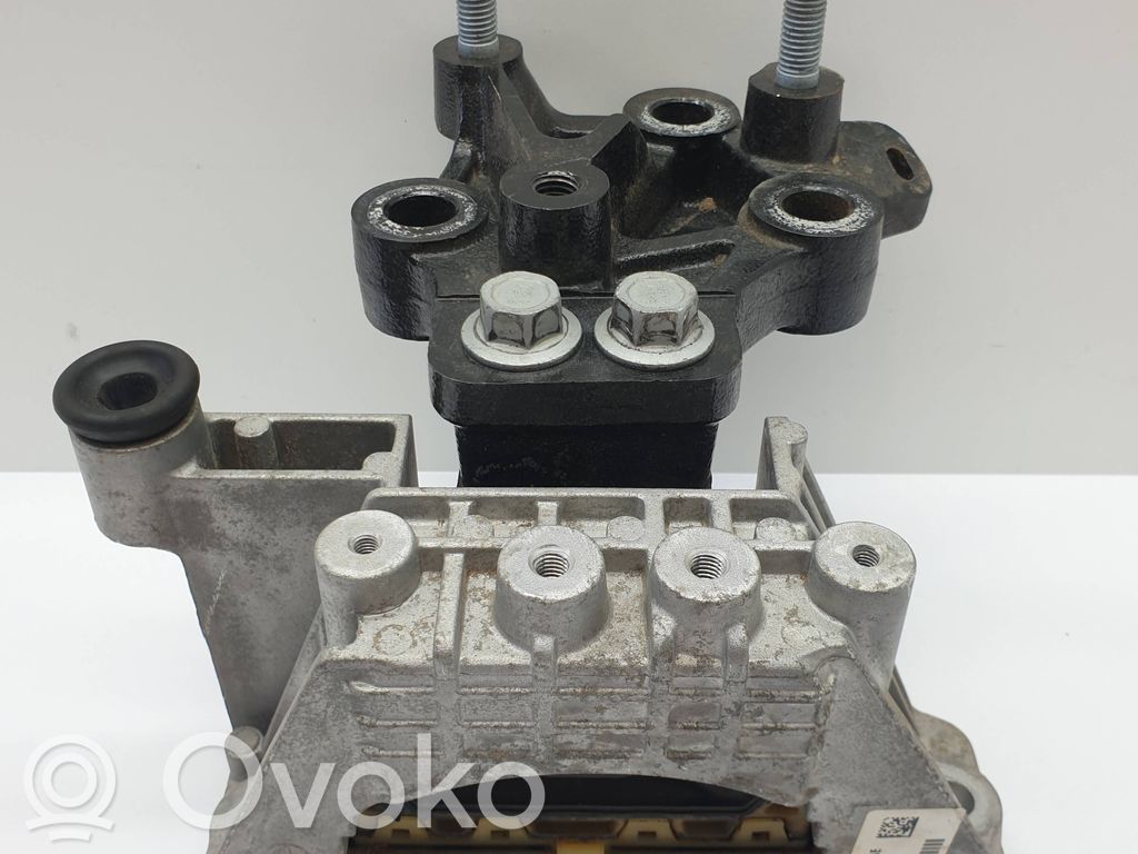 Engine mount bracket   P68237966AE,68237966AE,68237966,D042129217