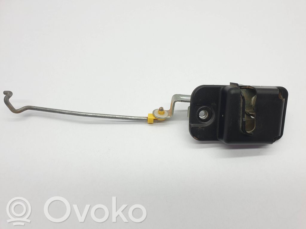 Fuel tank cap lock   018453