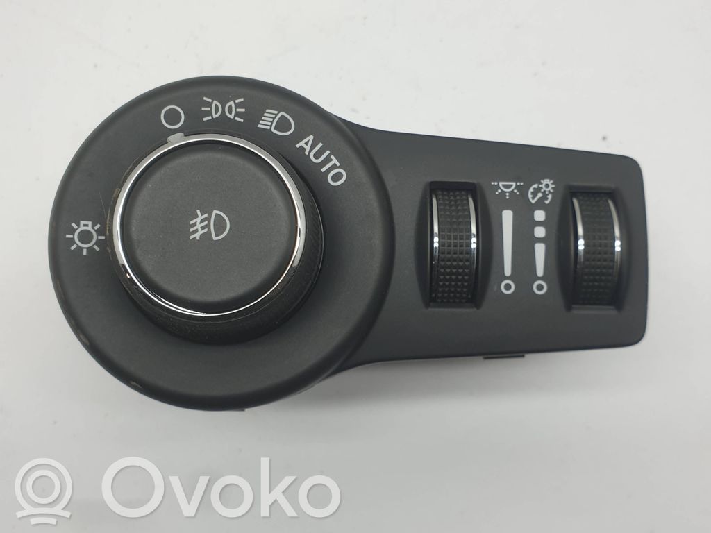 Chrysler Pacifica Light switch 
