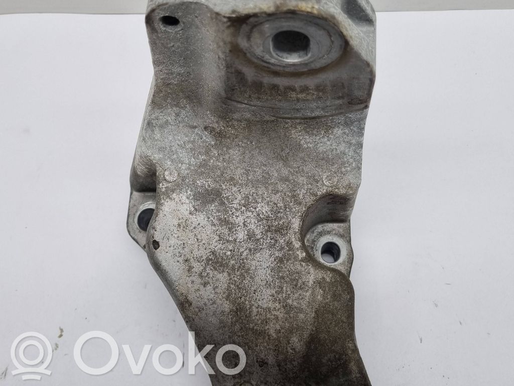 Ford Mustang VI Engine mounting bracket 