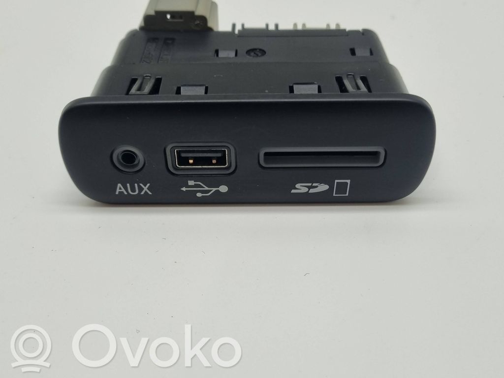 Maserati Ghibli Conector priză AUX 