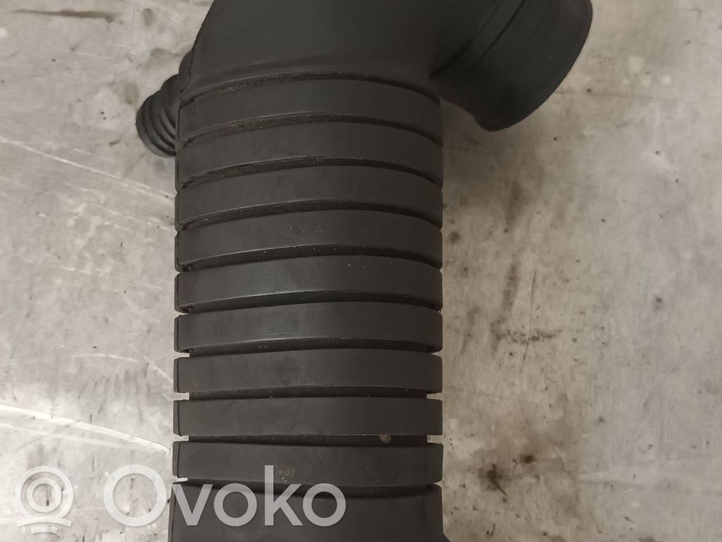 Audi A6 S6 C5 4B Turboahtimen ilmanoton letku 