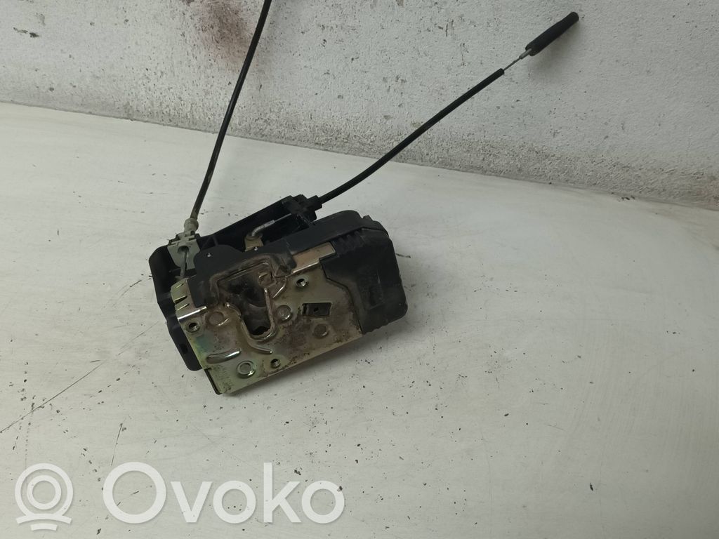 Opel Astra G Priekšpusē slēdzene 
