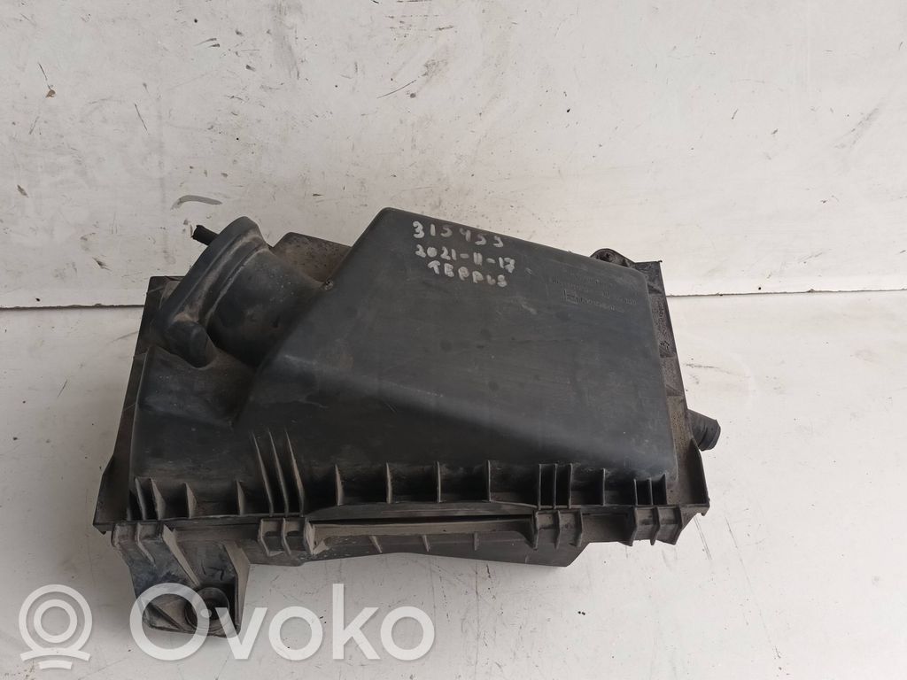 Volkswagen Golf IV Air filter box 