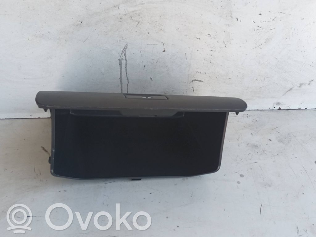 Toyota Corolla Verso AR10 Daiktadėžė 