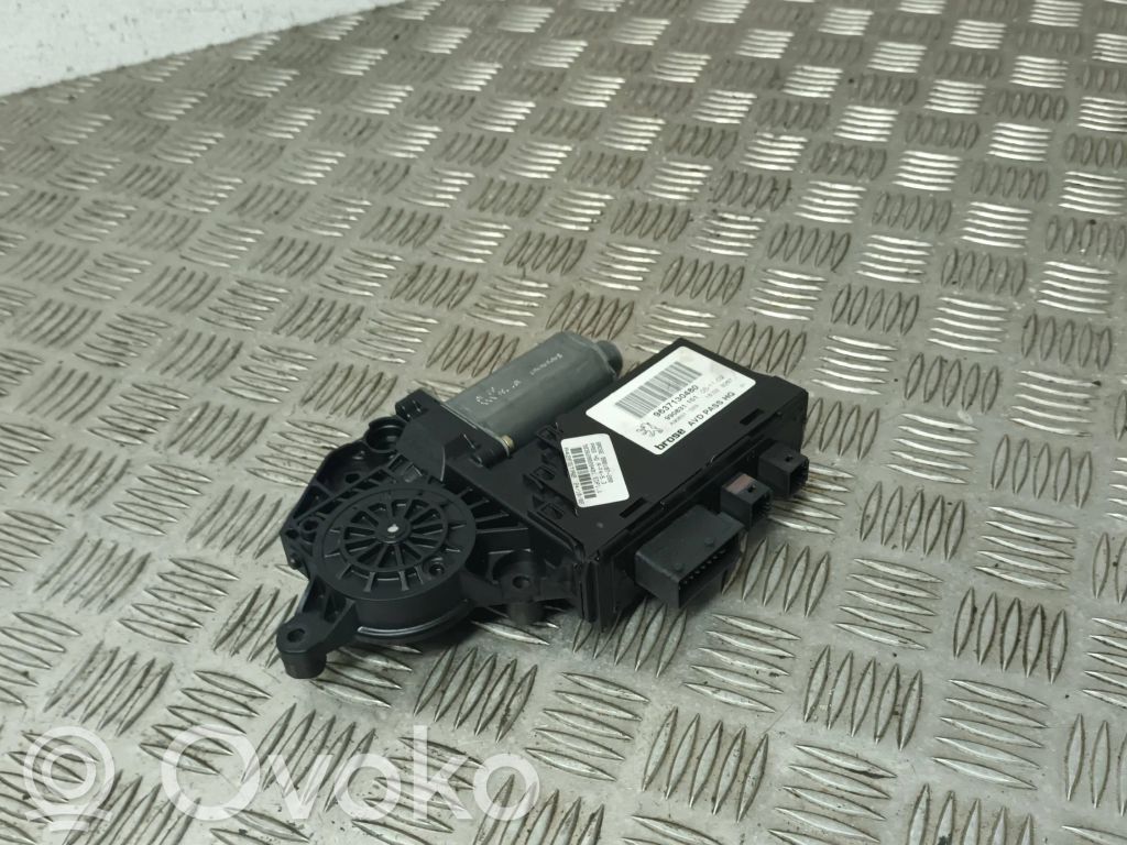 Peugeot 307 Silnik regulatora szyby drzwi przednich 