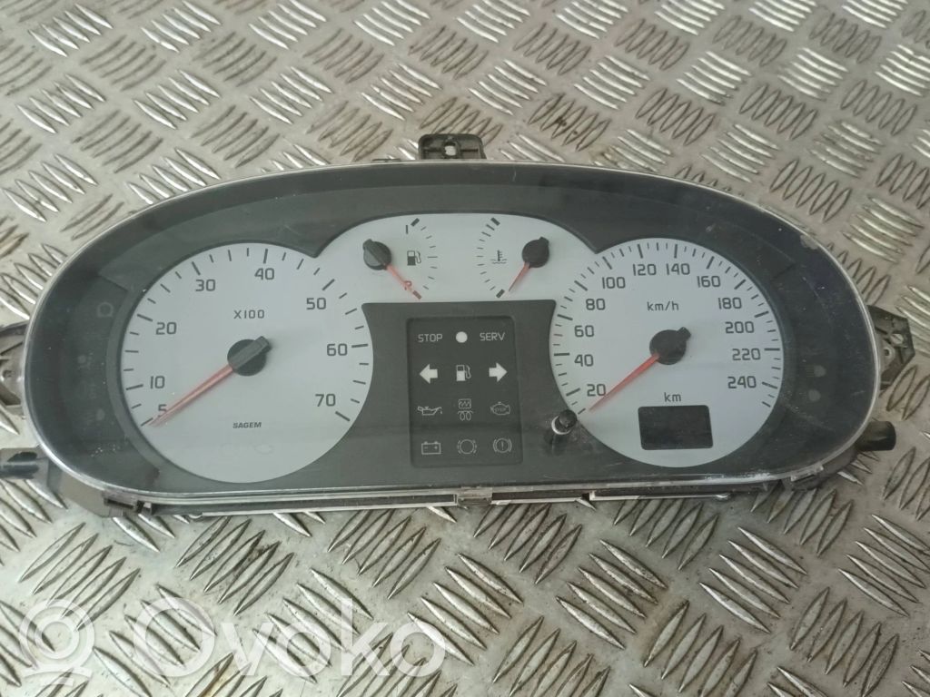 Renault Scenic I Geschwindigkeitsmesser Cockpit 