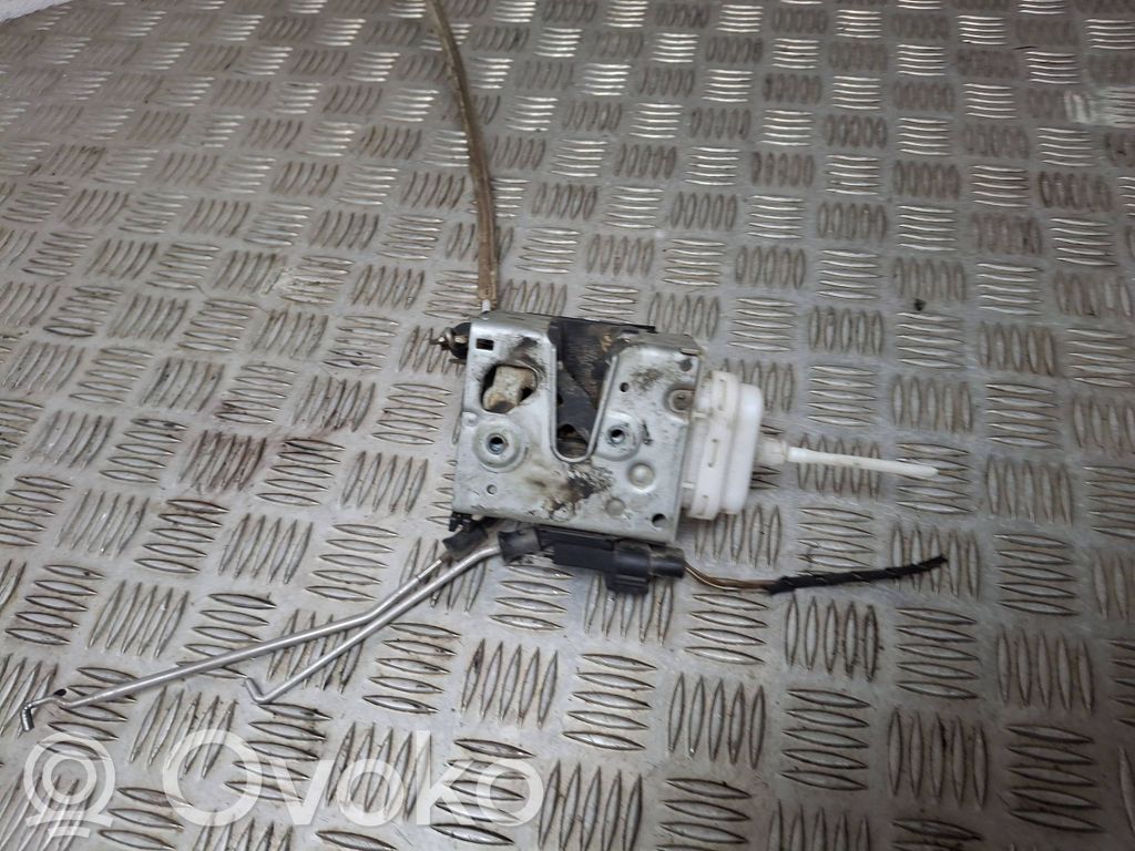 Audi A4 S4 B5 8D Etuoven lukko 
