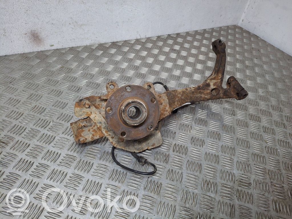 Zwrotnica koła przedniego   8D0407259