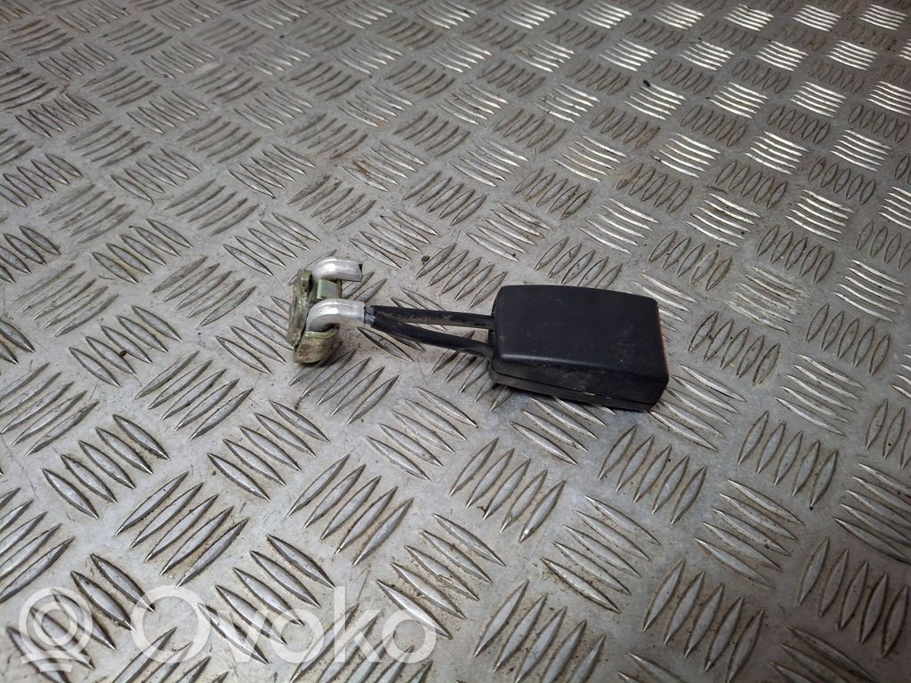 Volkswagen PASSAT B5.5 Rear seatbelt buckle 