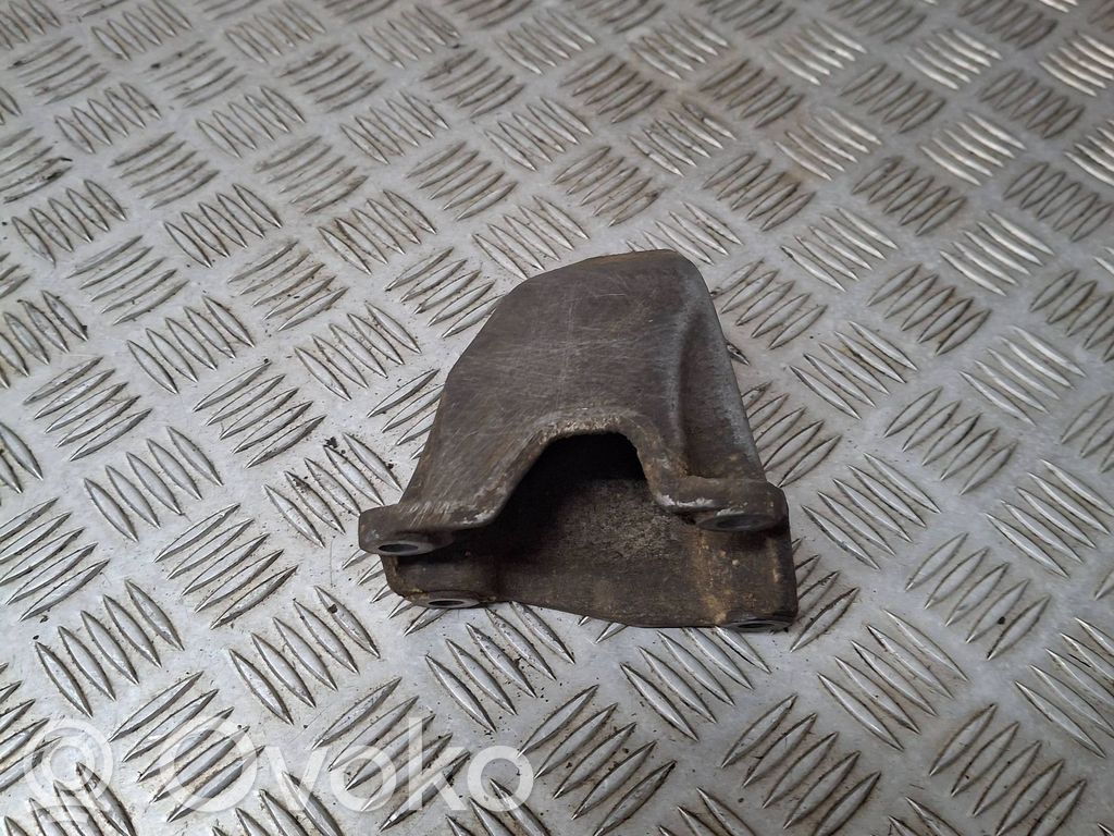 Volkswagen PASSAT B5.5 Gearbox mounting bracket 