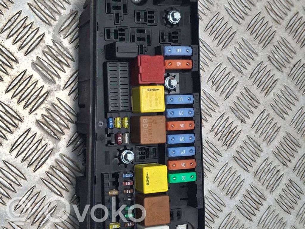Opel Vectra C Fuse module 