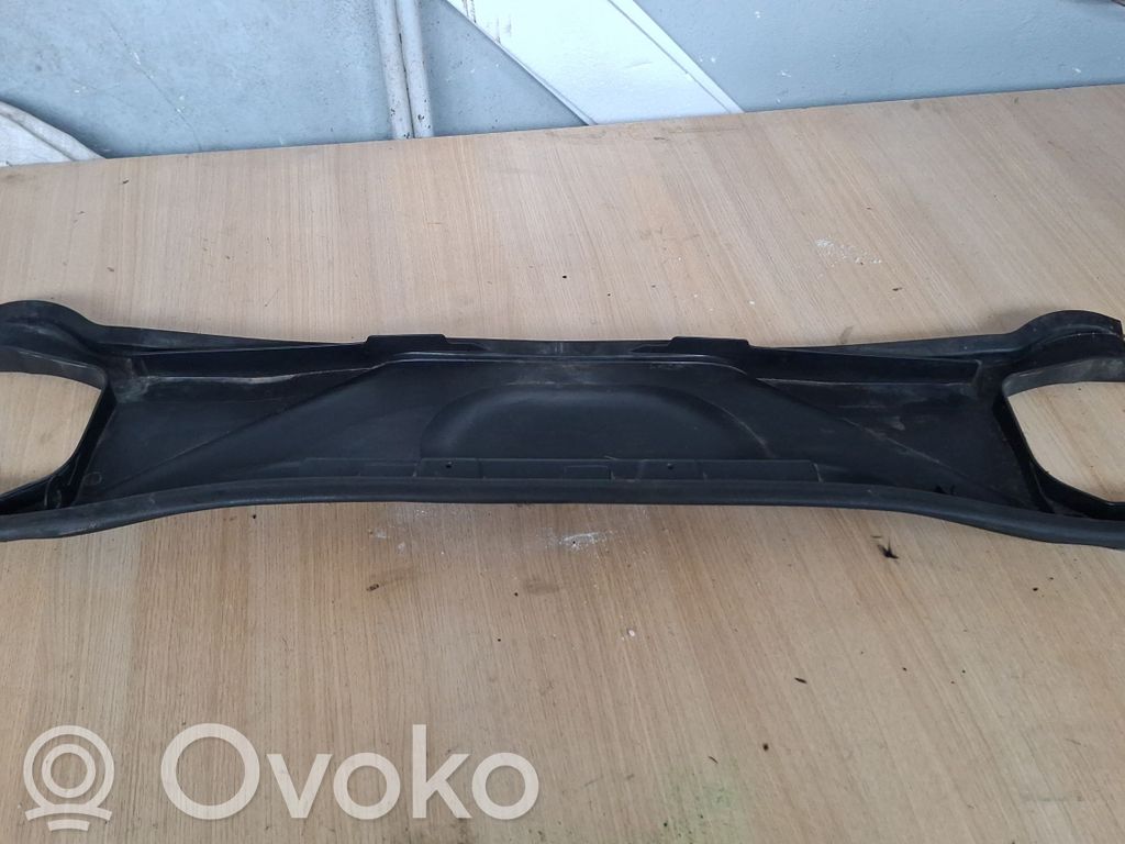 BMW 3 E90 E91 Kita variklio skyriaus detalė 
