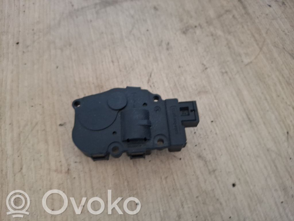 BMW 3 E90 E91 Tuloilmaventtiilin käyttömoottori 
