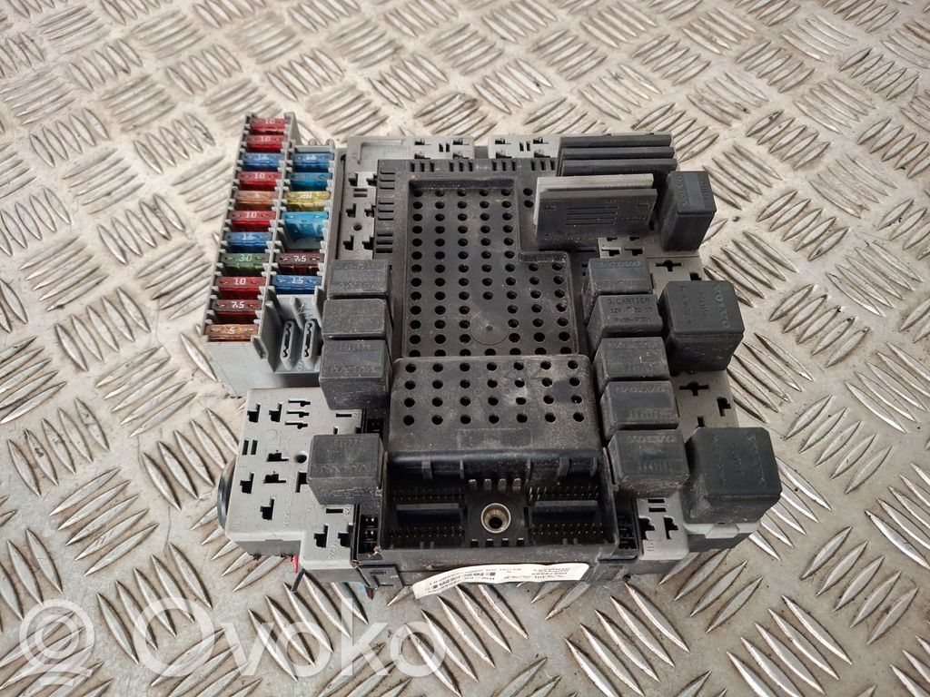 Volvo V70 Fuse module 