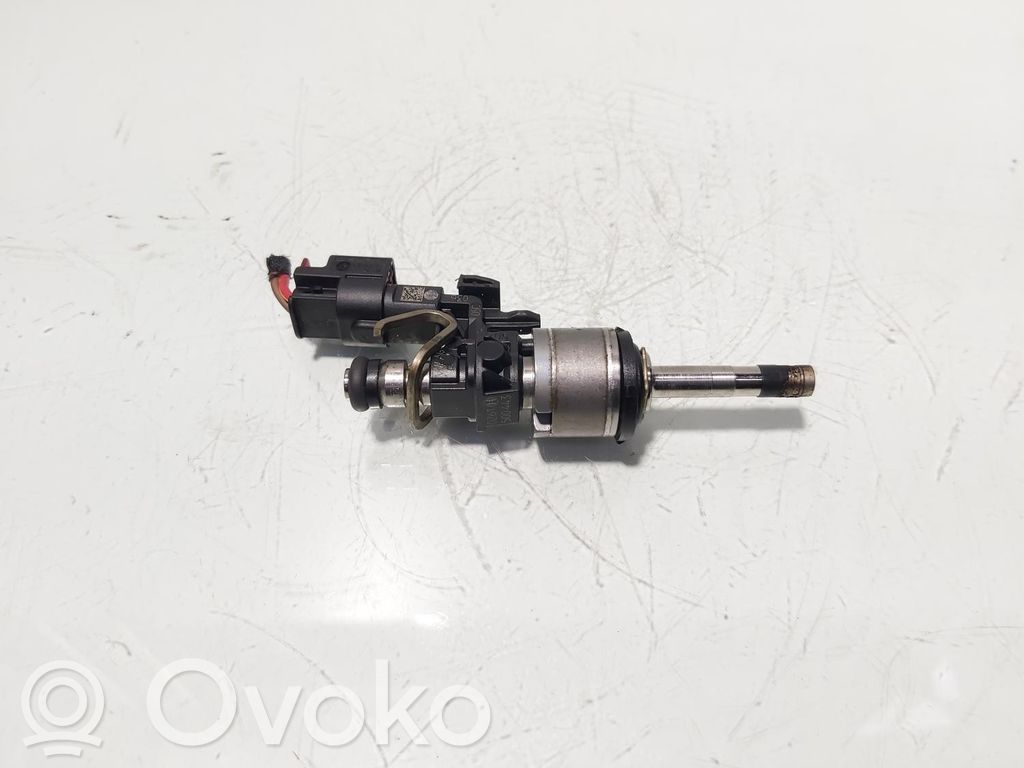 Volkswagen Golf VIII Wtryskiwacz paliwa