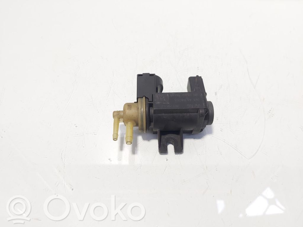 Audi A4 S4 B7 8E 8H Pompe à vide
