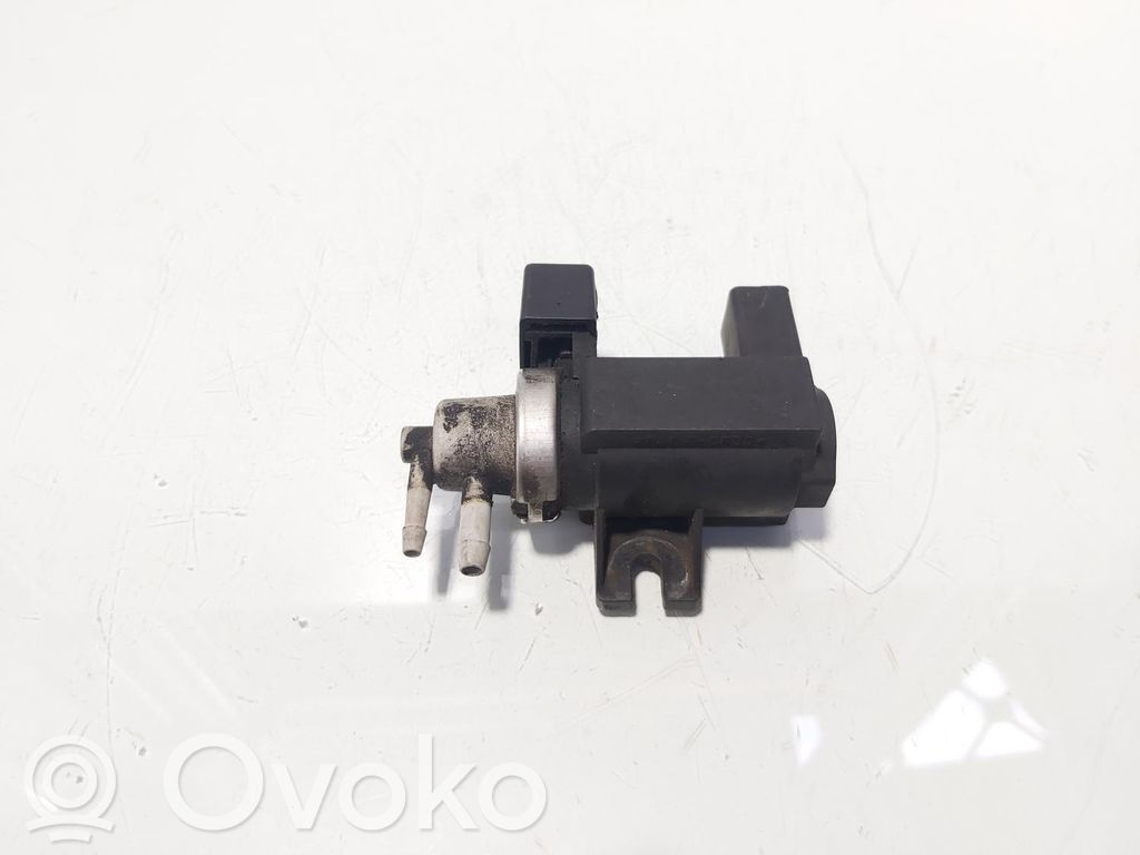 Audi A4 S4 B6 8E 8H Pompa podciśnienia