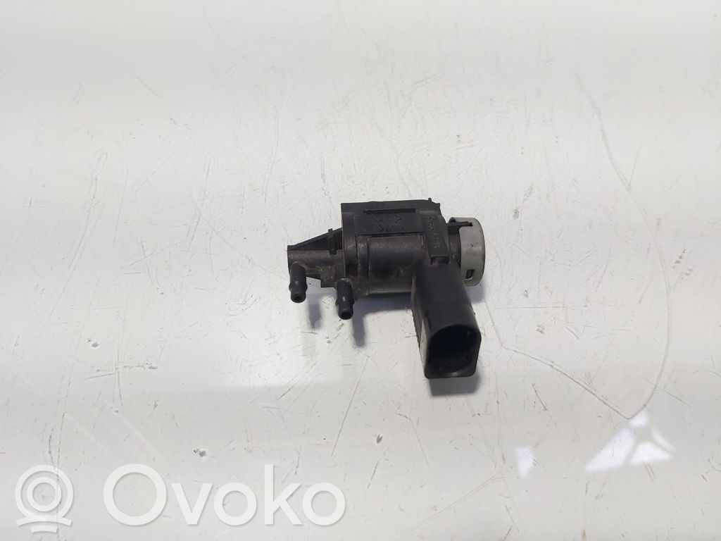 Volkswagen Golf IV Pompa podciśnienia