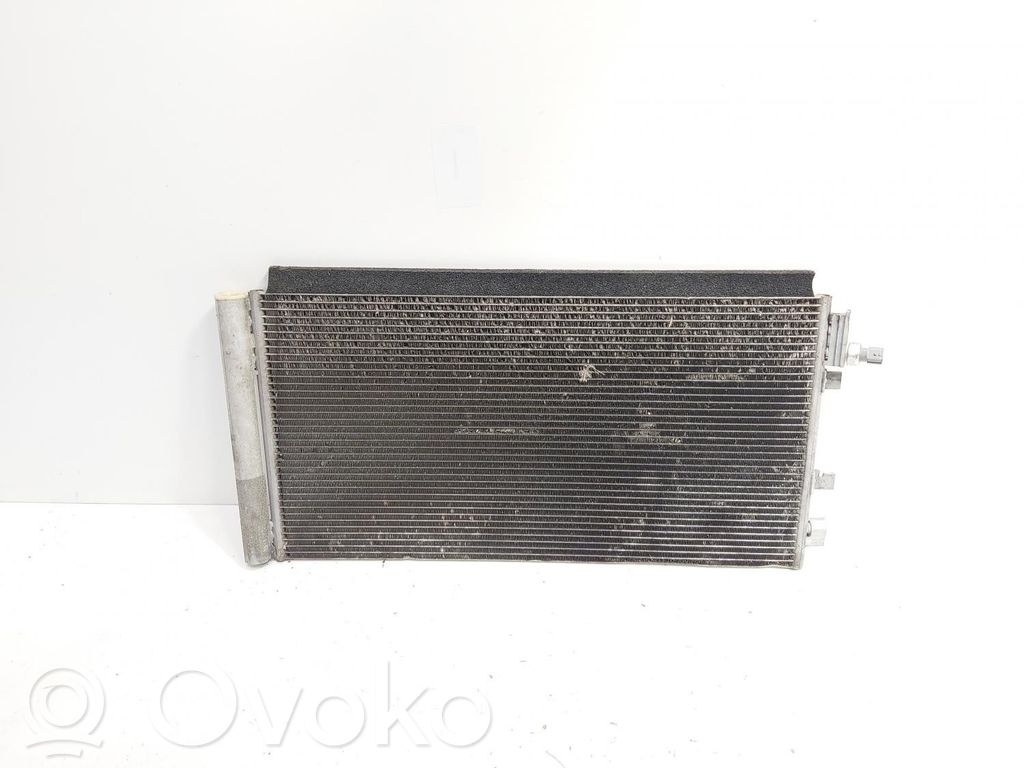 Renault Megane III Jäähdyttimen lauhdutin (A/C) 