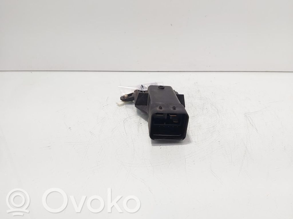 Skoda Rapid (NH) Relé del ventilador del refrigerador