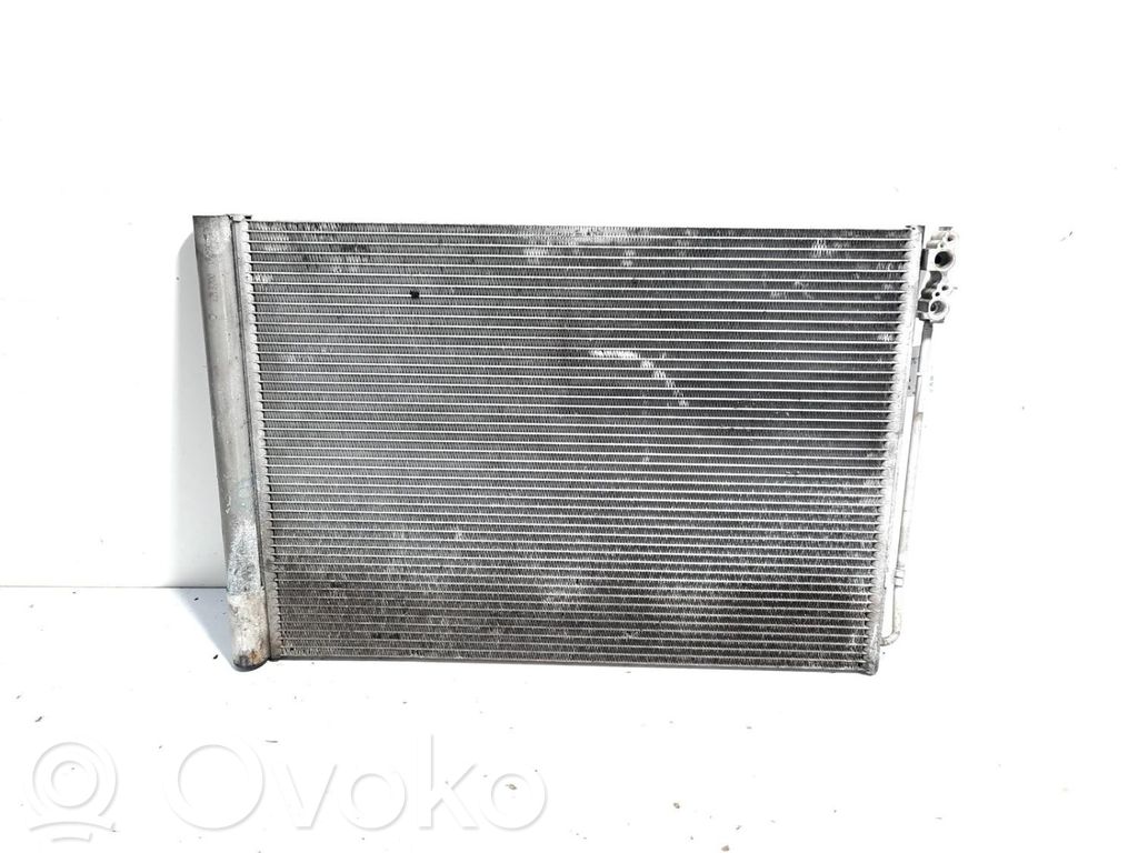 Audi Q7 4L Jäähdyttimen lauhdutin 