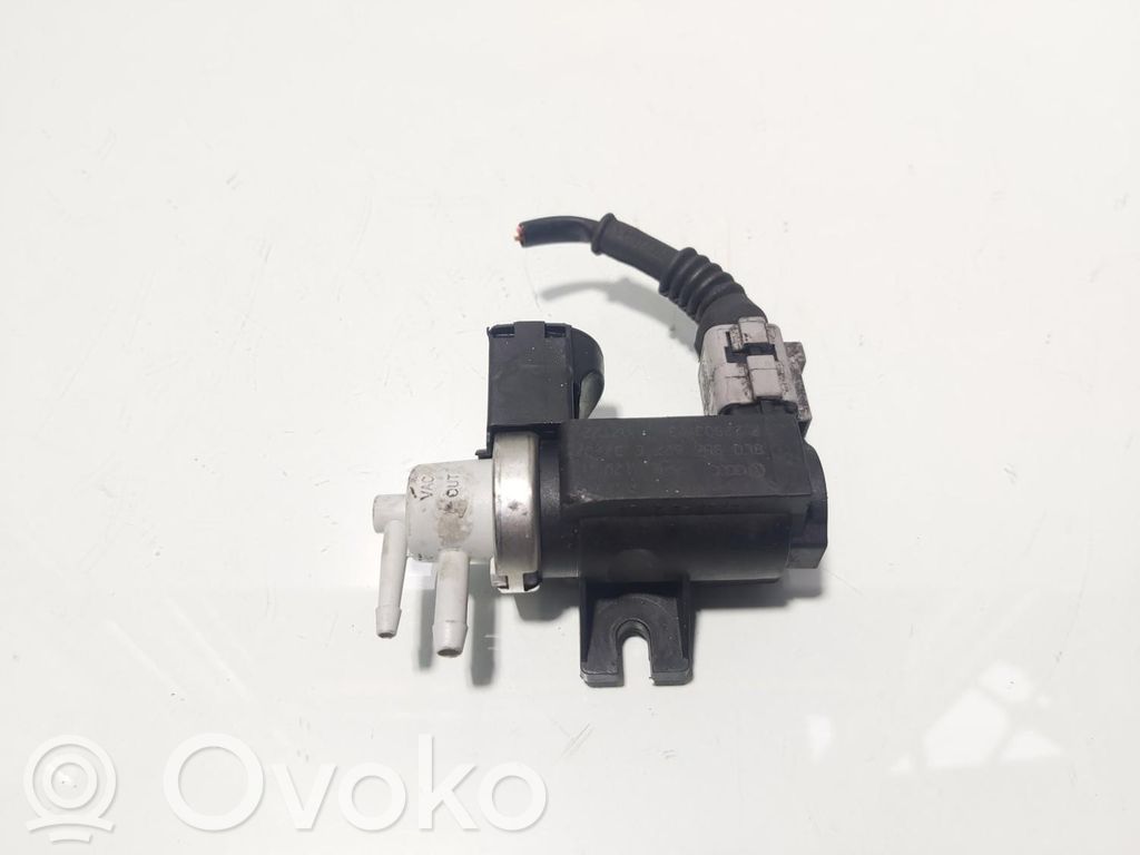 Audi A4 S4 B6 8E 8H Pompe à vide 