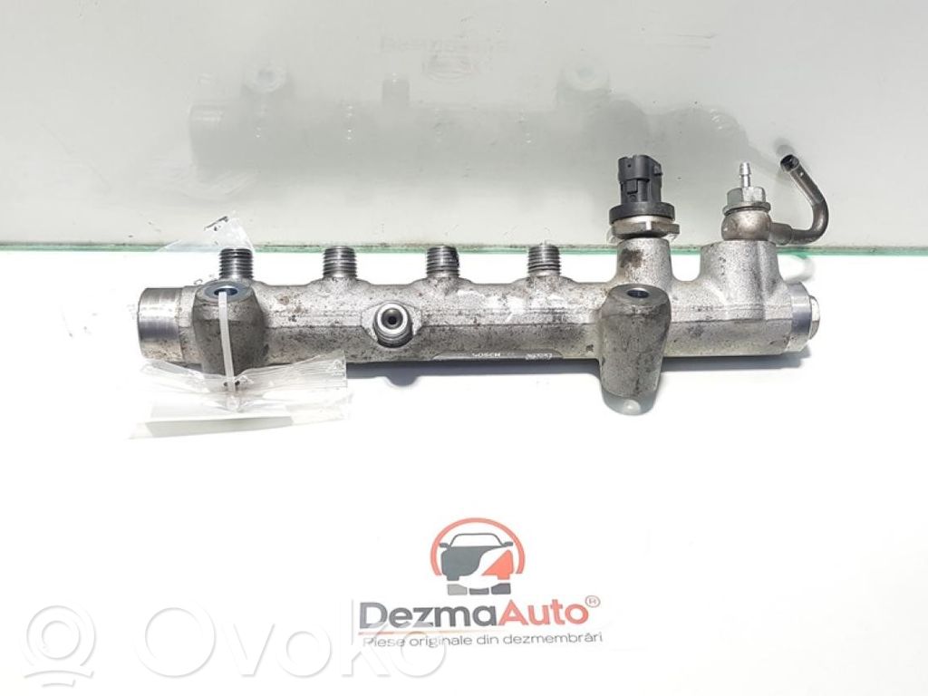 Opel Astra H Tuyau de conduite principale de carburant 