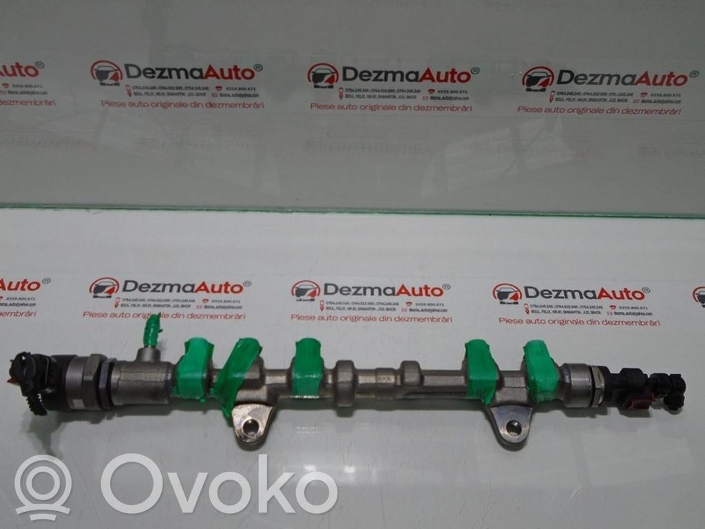 Opel Astra J Listwa wtryskowa 