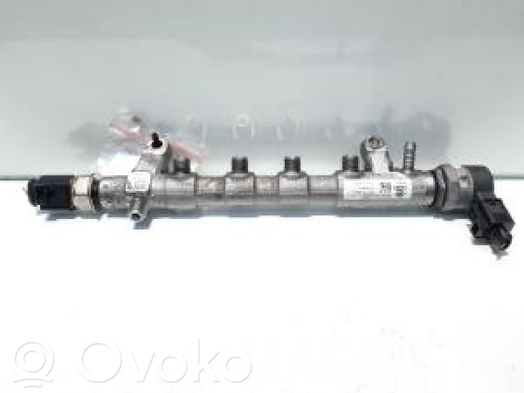 Audi A4 S4 B8 8K Tuyau de conduite principale de carburant 