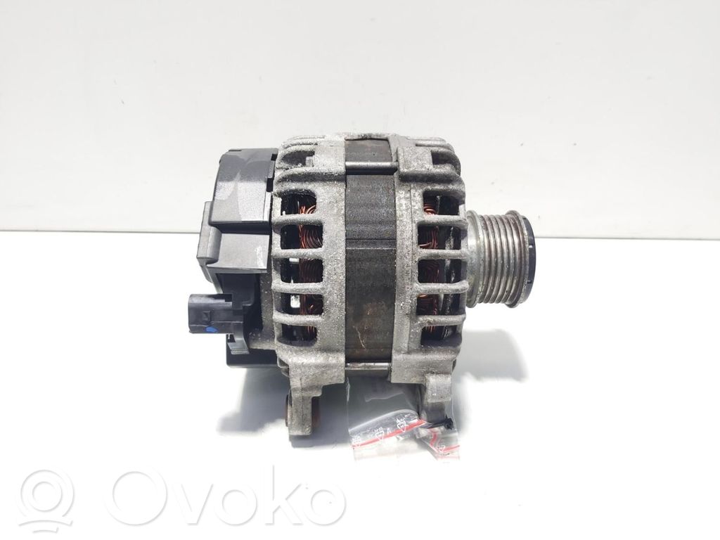 Volkswagen PASSAT B7 Lichtmaschine 