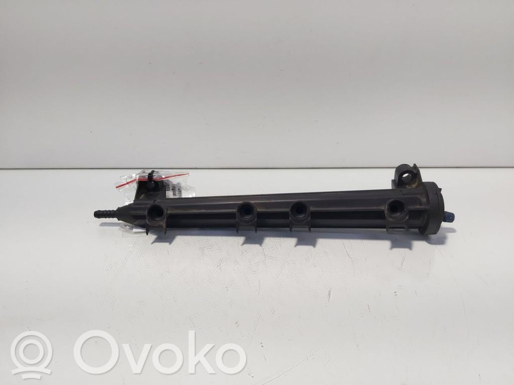 Audi A3 S3 8P Kraftstoffverteiler Einspritzleiste Verteilerrohr 