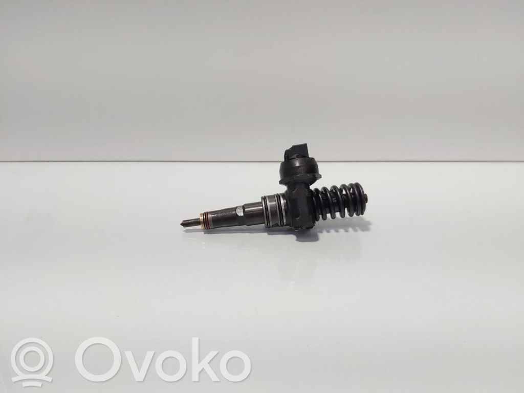 Volkswagen PASSAT B6 Iniettore 