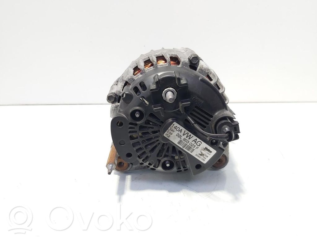 Volkswagen PASSAT B7 Alternador 