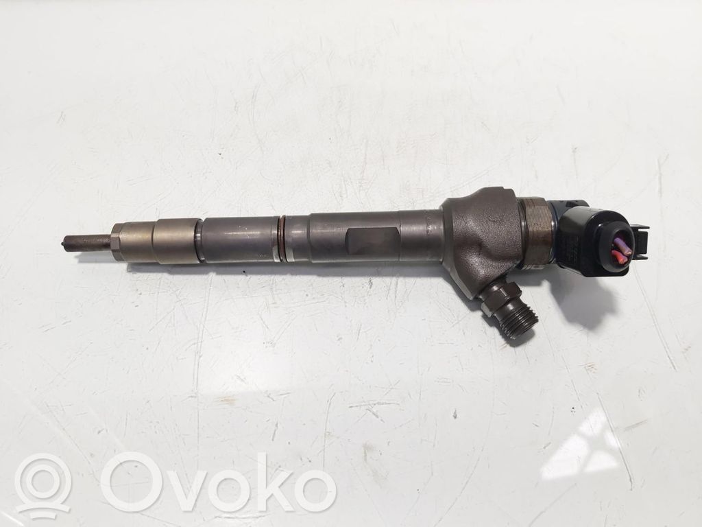 Volkswagen PASSAT B7 Polttoainesuutin 
