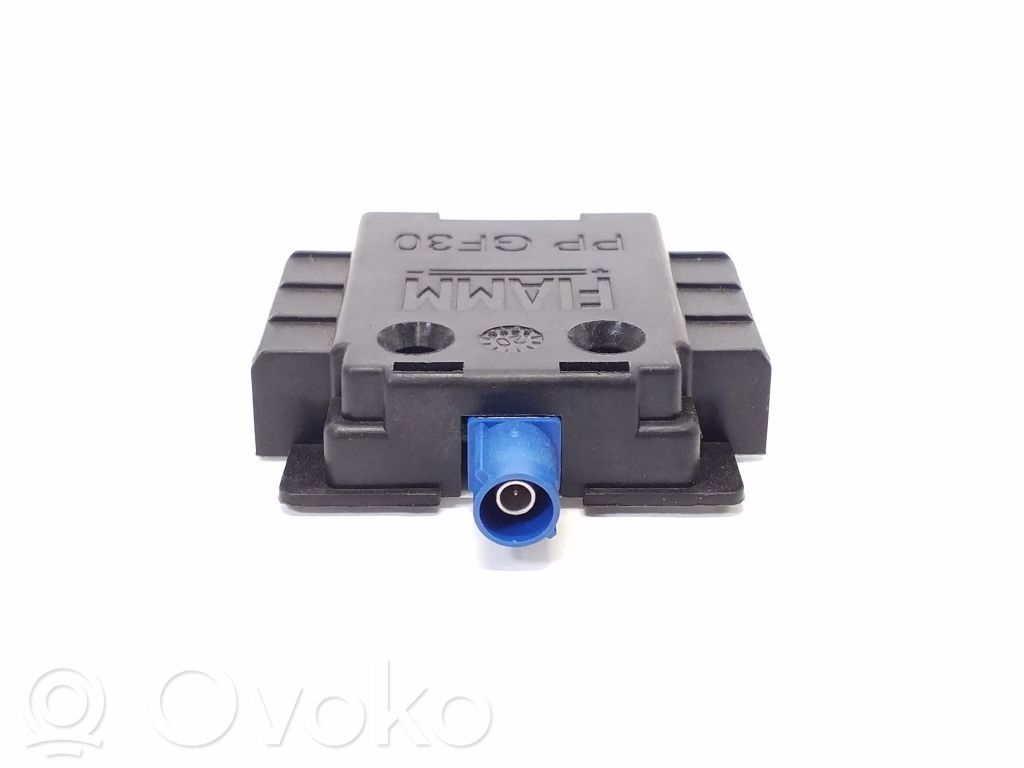 Opel Corsa F GPS-pystyantenni 