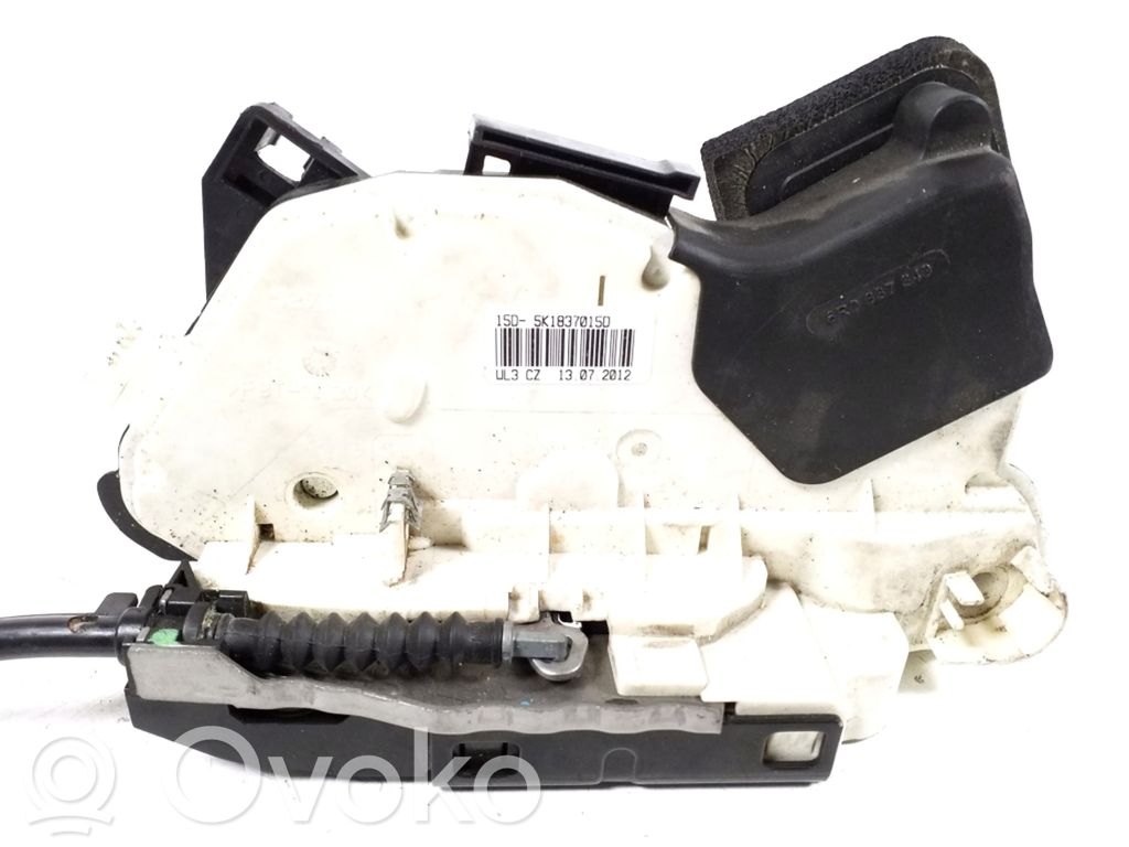 Volkswagen Polo V 6R Front door lock 
