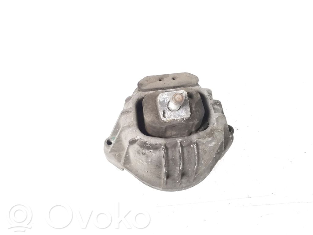 Engine mount bracket   6760330