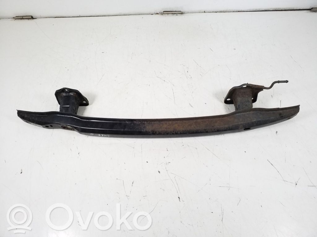 Aizmugurē bampera balka   7128251