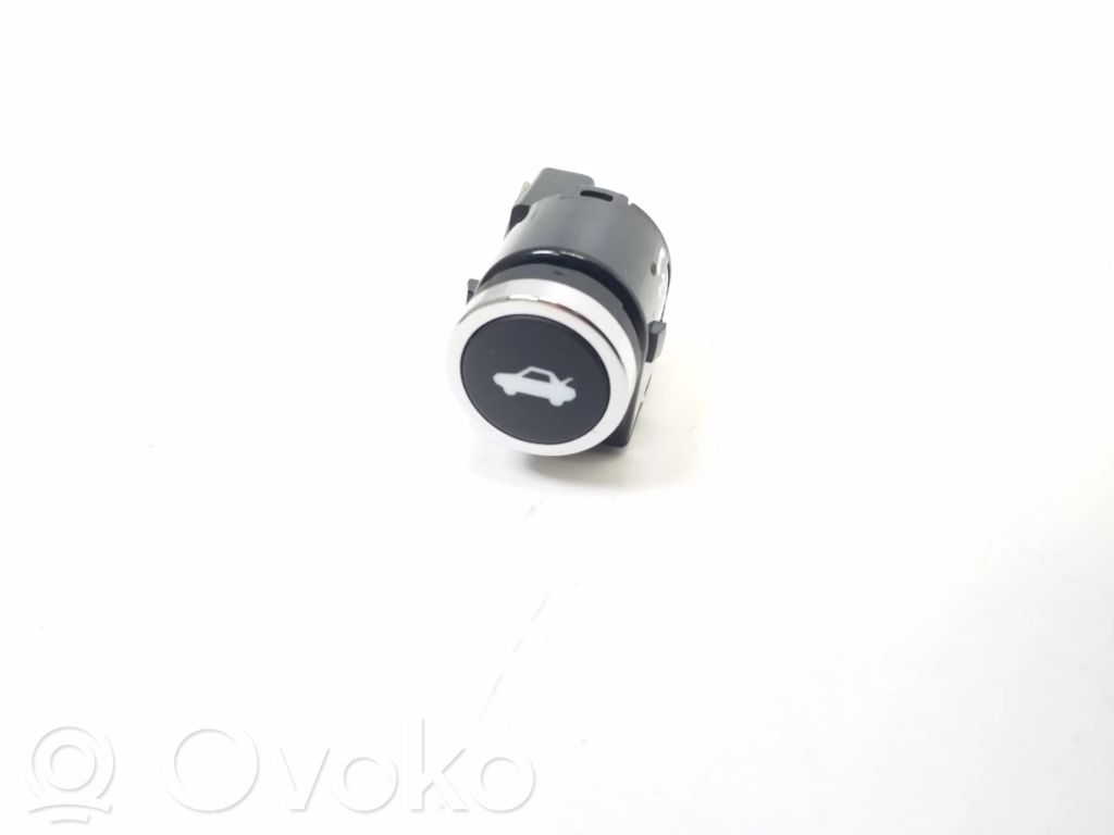 Maserati Ghibli Tailgate opening switch 