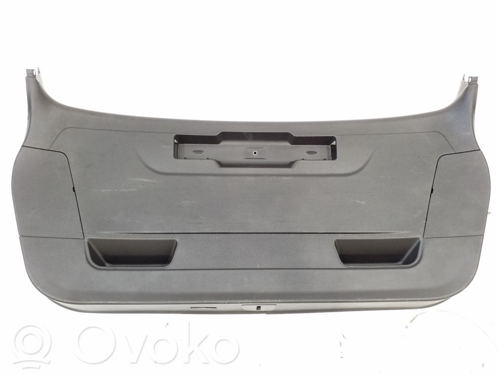 BMW 2 F45 Tailgate trim 