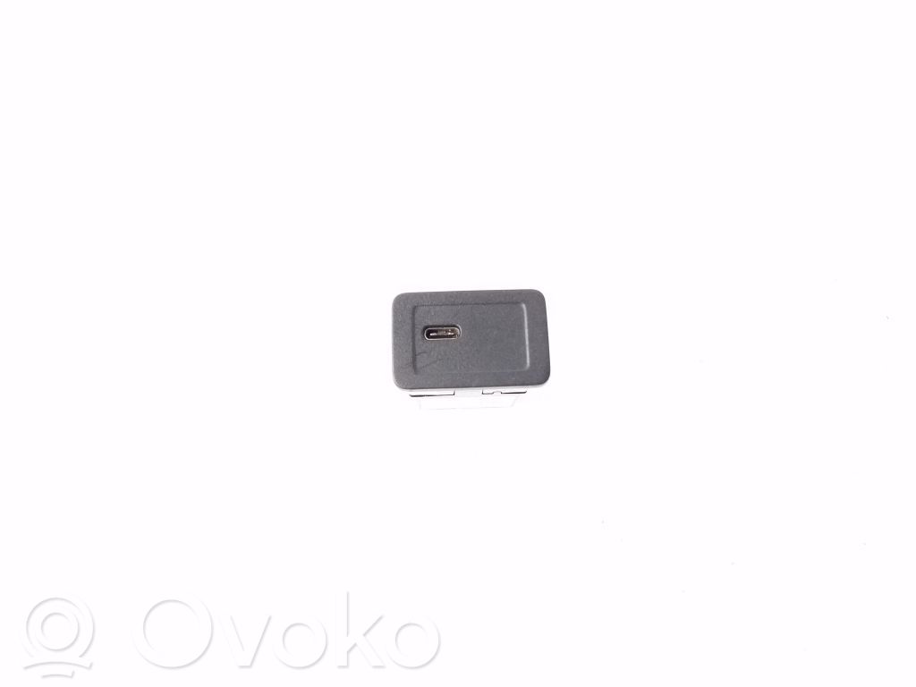 Mercedes-Benz A W177 Enchufe conector USB 